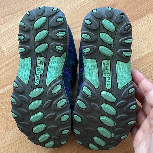 Merrill Chameleon select dry waterproof hiking shoes- gently worn - Picture 3 of 4